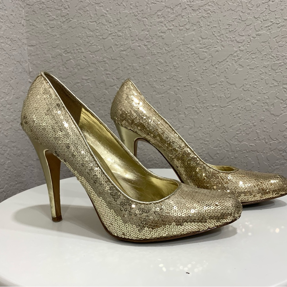 Gold sequence heels